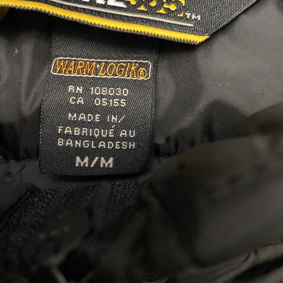 Core 365 with  separate storage pouch and Audio Port inside the vest - Picture 9 of 16